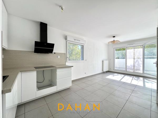 13013 - Saint Jérôme / Saint Mitre - Appartement 2 pièces 41m2, terrasse et parking.