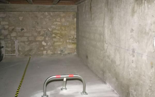 Stationnement à louer    11 m2 Paris 14