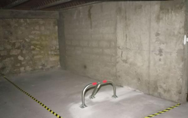 Stationnement à louer    11 m2 Paris 14