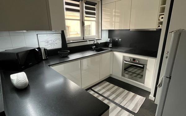 Appartement à vendre    3 pièces • 77 m2 La Rochelle