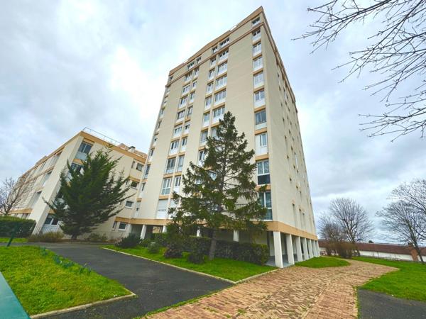 Appartement à louer 4 pièces MANTES LA VILLE (78) - 73 m² - Box Garage - Cave