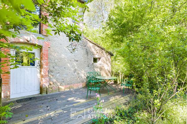 Ancien moulin à eau du XVIIème dans son cadre bucolique