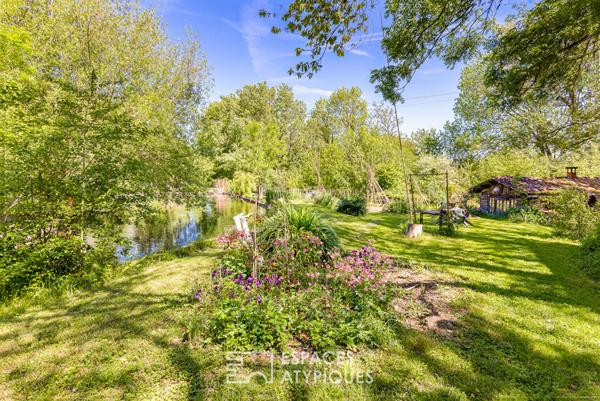 Ancien moulin à eau du XVIIème dans son cadre bucolique