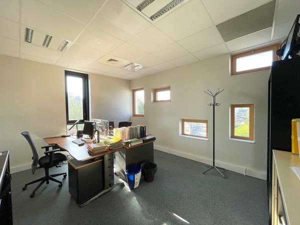 A LOUER - BUREAUX - 1174 M2 - ROUEN