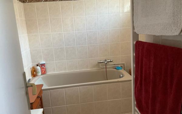 Maison à vendre    2 pièces •  Saintes