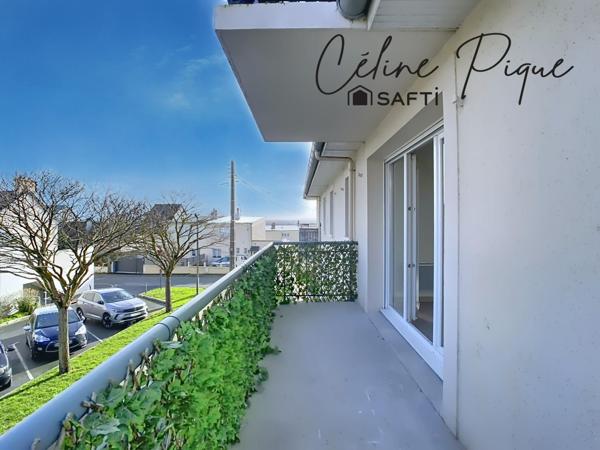 Appartement 3 pièces vendu libre avec cave et garage.