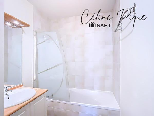 Appartement 3 pièces vendu libre avec cave et garage.