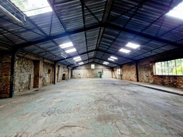 EXCLUSIVITÉ – BATIMENT EN PIERRE AVEC TERRAIN