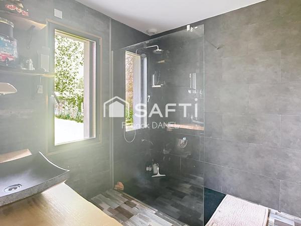 Maison 6 pièces, 5 chambres dans un terrain de 6800m2