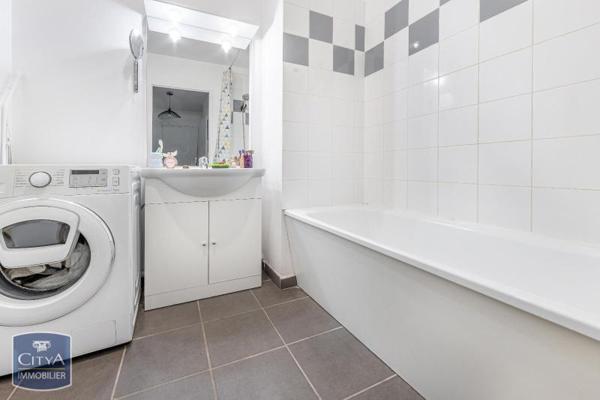 Appartement à louer 3 pièces 62.26m² Raismes (59590)