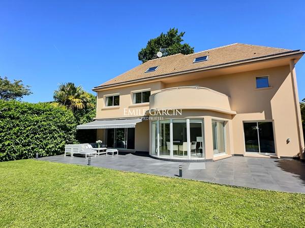 A vendre-Maison La Celle Saint Cloud -10 pièce(s) 265 m2-jardin