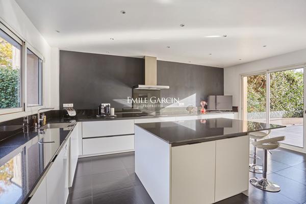 A vendre-Maison La Celle Saint Cloud -10 pièce(s) 265 m2-jardin