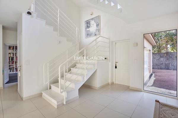 A vendre-Maison La Celle Saint Cloud -10 pièce(s) 265 m2-jardin