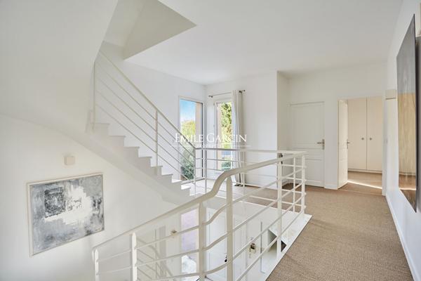 A vendre-Maison La Celle Saint Cloud -10 pièce(s) 265 m2-jardin