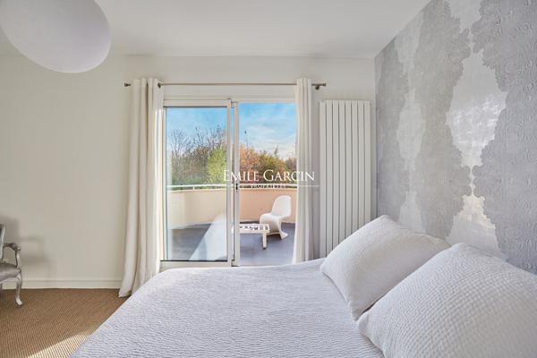 A vendre-Maison La Celle Saint Cloud -10 pièce(s) 265 m2-jardin
