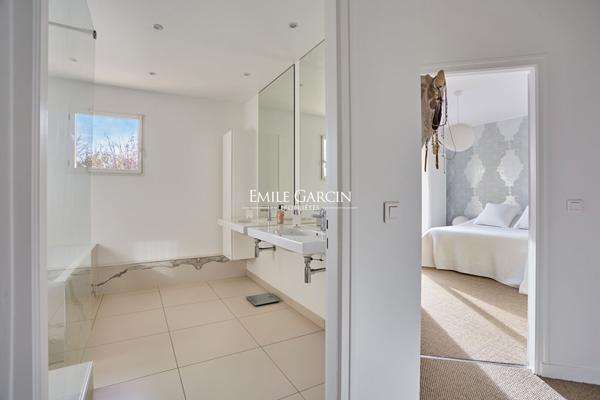 A vendre-Maison La Celle Saint Cloud -10 pièce(s) 265 m2-jardin