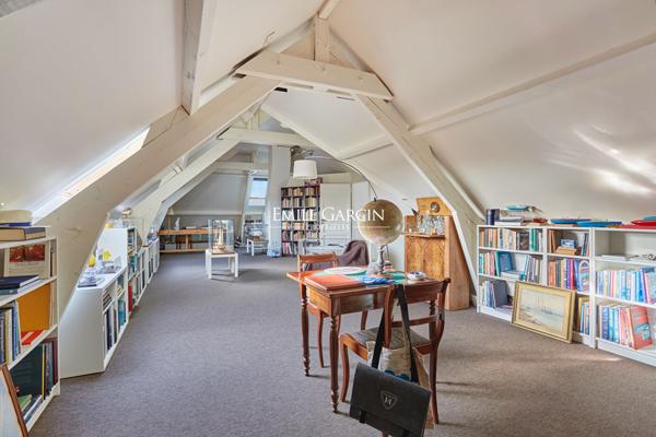 A vendre-Maison La Celle Saint Cloud -10 pièce(s) 265 m2-jardin