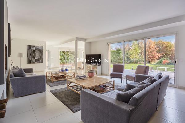 A vendre-Maison La Celle Saint Cloud -10 pièce(s) 265 m2-jardin