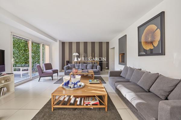 A vendre-Maison La Celle Saint Cloud -10 pièce(s) 265 m2-jardin