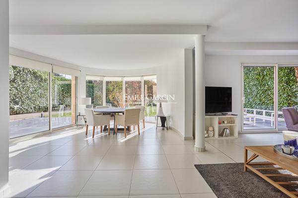A vendre-Maison La Celle Saint Cloud -10 pièce(s) 265 m2-jardin