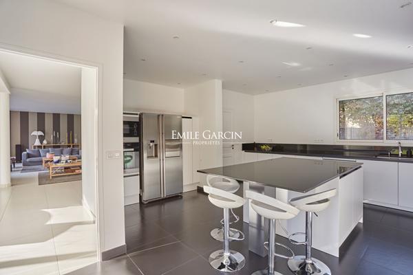 A vendre-Maison La Celle Saint Cloud -10 pièce(s) 265 m2-jardin
