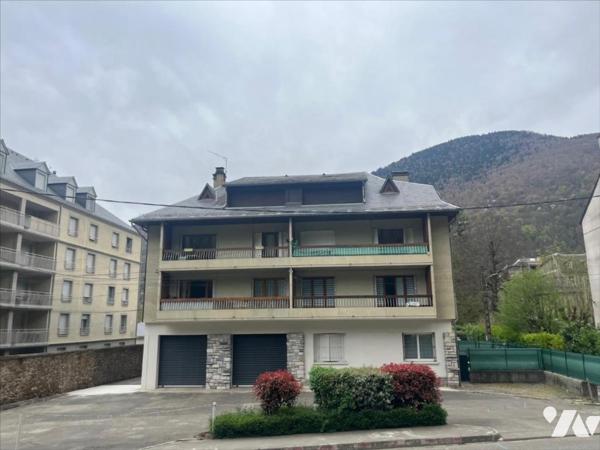 APPARTEMENT AVEC GARAGE ET PARKING