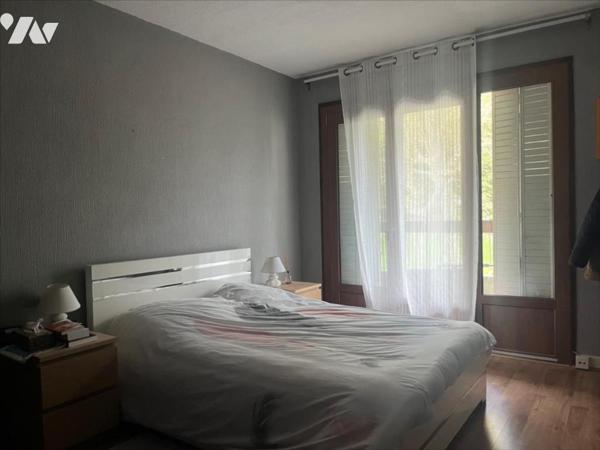 APPARTEMENT AVEC GARAGE ET PARKING