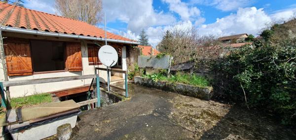 A Vendre Maison 4 Chambres + appartement T2, garages et dependance a Cazeres