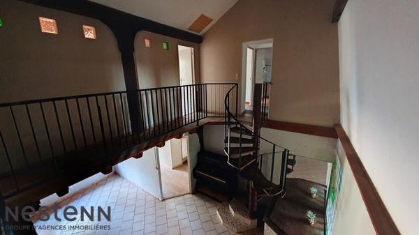 A Vendre Maison 4 Chambres + appartement T2, garages et dependance a Cazeres