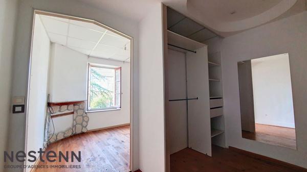 A Vendre Maison 4 Chambres + appartement T2, garages et dependance a Cazeres