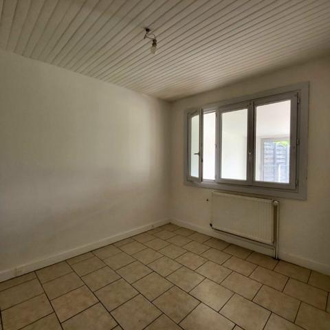 Maison, 85 m², plain-pied, Dreux (28100), 3 chambres, garage, terrain clos 458 m². Prix HAI : 174 700