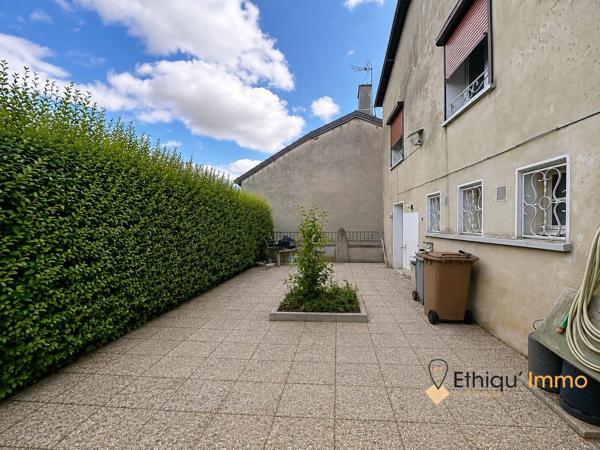 Maison au coeur de bayel avec terrasse jardin