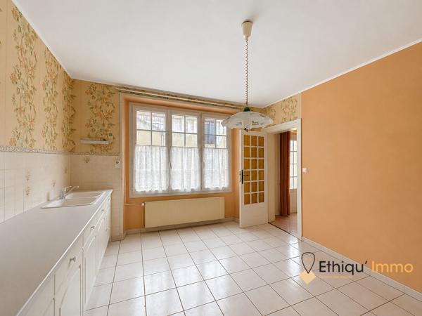 Maison au coeur de bayel avec terrasse jardin
