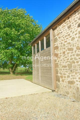Maison à AMBRIERES-LES-VALLEES, 53300 - 4 pièces 146m²