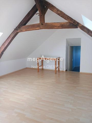 Maison à AMBRIERES-LES-VALLEES, 53300 - 4 pièces 146m²