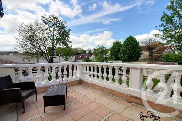 Maison à vendre  6 pièces - 150 m 2   CHATEAU THIERRY  - 02