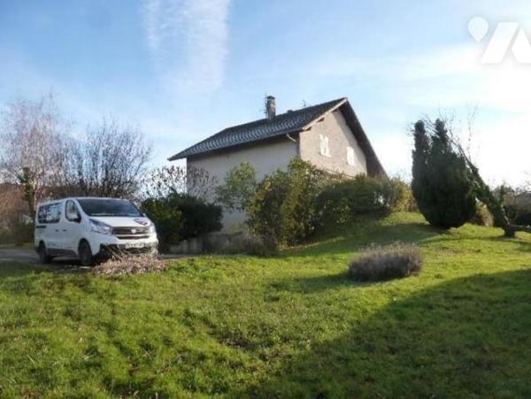 ESCLUSIVITE - VIRY- Maison de 1982 de type 5 d'environ 160m² sur 1574m²
