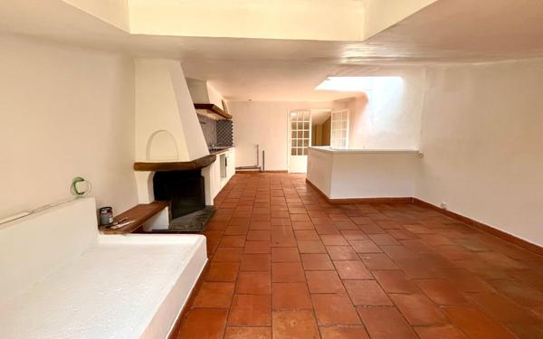 Immeuble à vendre    5 pièces • 132,65 m2 Vence