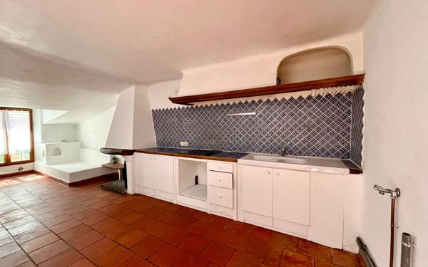 Immeuble à vendre    5 pièces • 132,65 m2 Vence