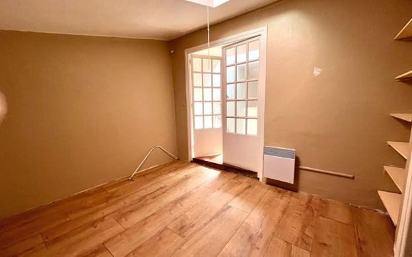 Immeuble à vendre    5 pièces • 132,65 m2 Vence