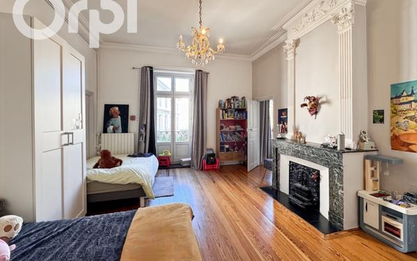 Appartement à vendre    6 pièces • 177,90 m2 Aubenas