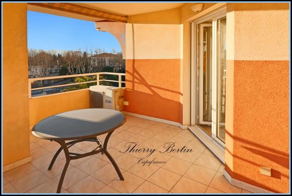 Appartement à vendre 3 pièces FREJUS (83)