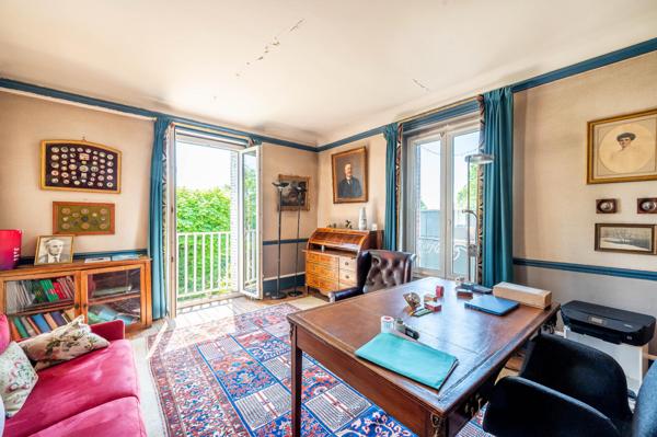 Magnifique maison de famille en meulières avec un superbe jardin de 1300m2