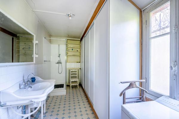 Magnifique maison de famille en meulières avec un superbe jardin de 1300m2