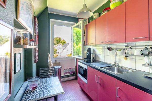 Magnifique maison de famille en meulières avec un superbe jardin de 1300m2