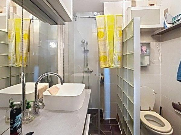 Studio vendu loué ,meublé et équipé