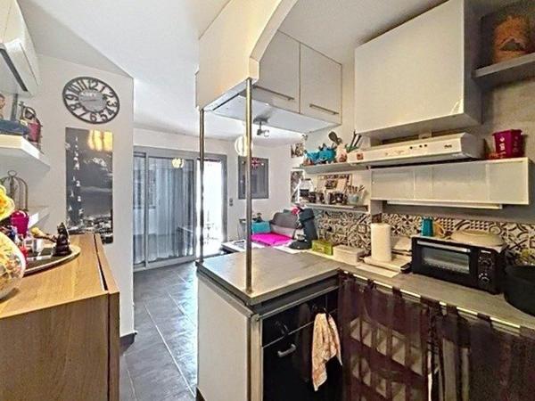 Studio vendu loué ,meublé et équipé