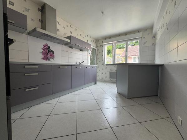 Spacieux F3 rénové de 68 m² avec 2 balcons et 1 garage – Châtenois-les-Forges