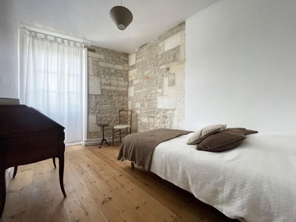 MAISON DE VILLE AVEC 5 CHAMBRES, JARDIN ET GARAGE