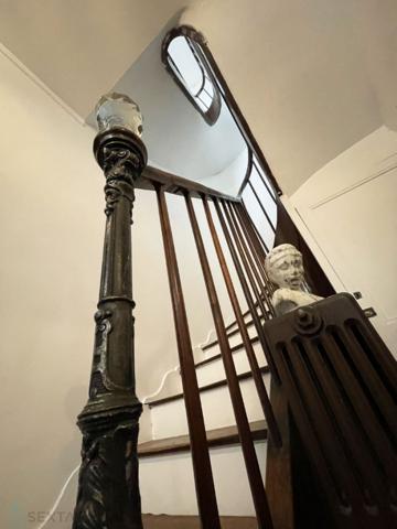 MAISON DE VILLE AVEC 5 CHAMBRES, JARDIN ET GARAGE